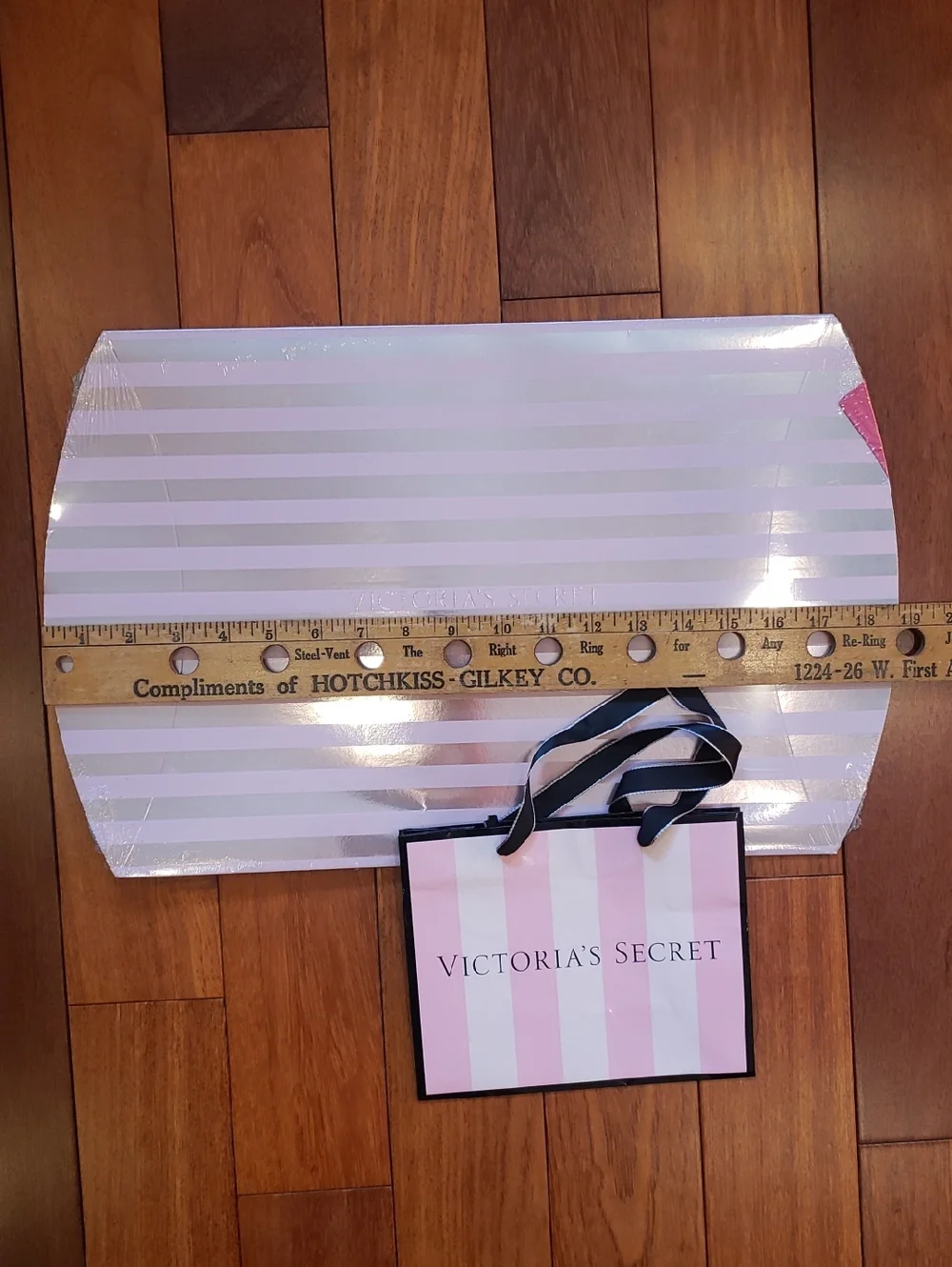 Victoria's Secret Pillow Style Pop Open Gift Box. New in cellophane